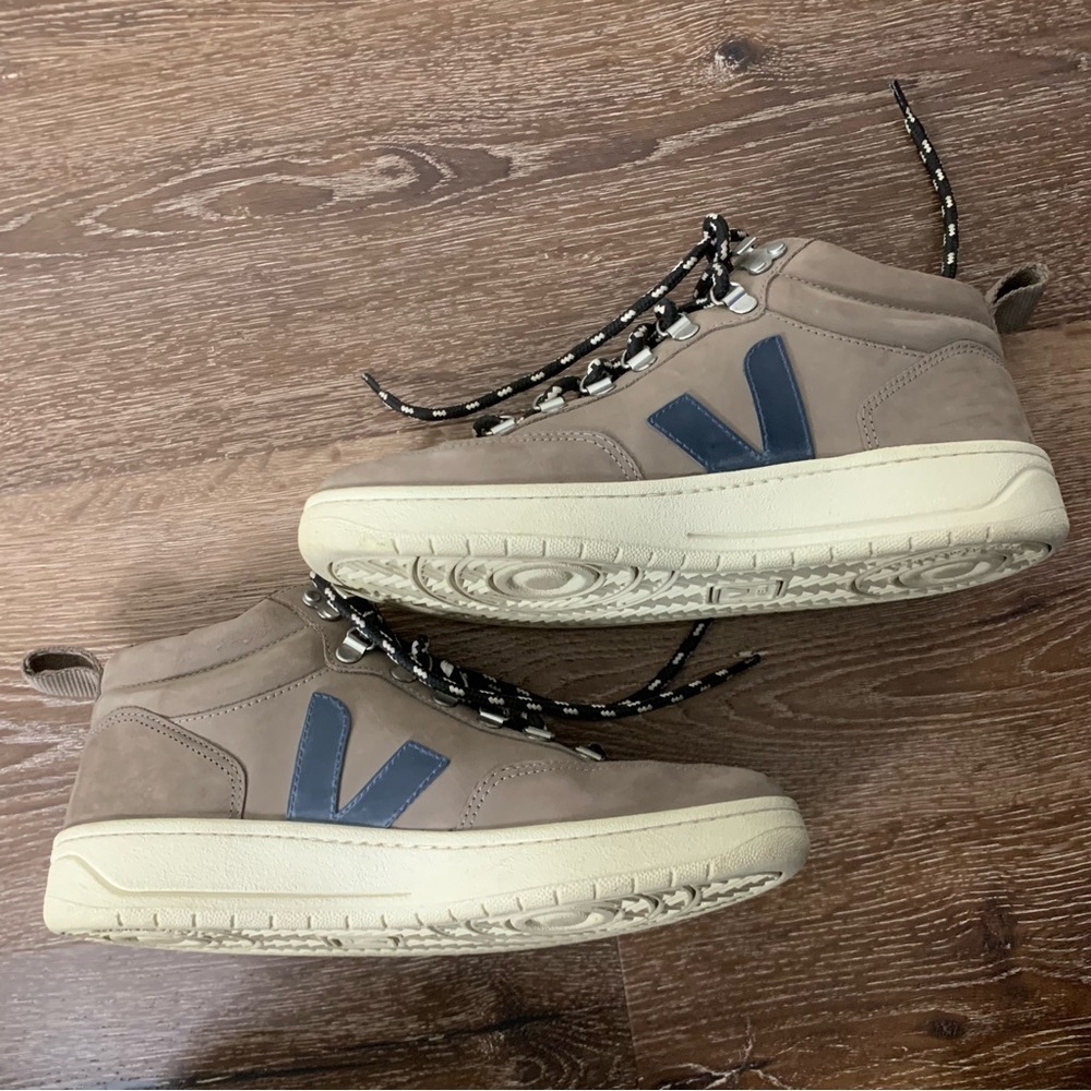 Veja Roraima Nubuck moon rock high top sneakers 7 - Picture 7 of 11